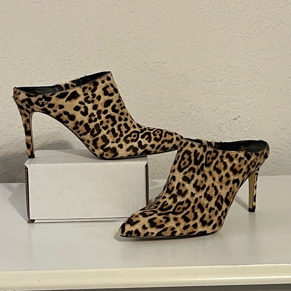 NWOB Sam Edelman Leopard Print Stiletto Mules Size 8. Mob Wife Boss Babe Energy - Picture 2 of 14